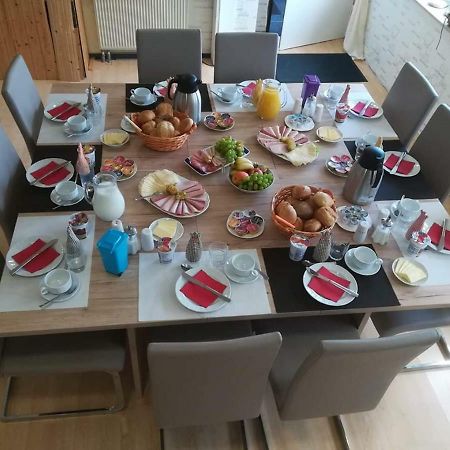 Pension Check In Hotel Guestrow Ngoại thất bức ảnh