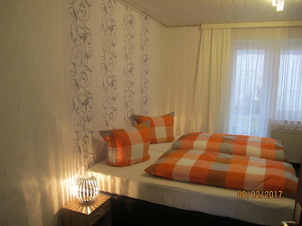 Pension Check In Hotel Guestrow Ngoại thất bức ảnh