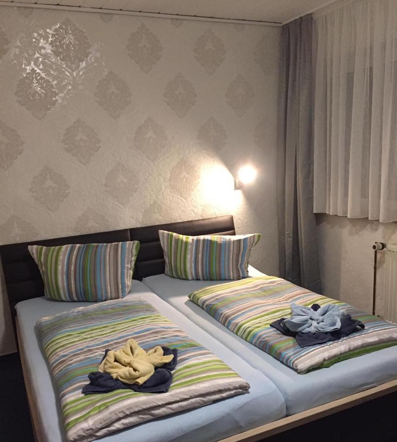 Pension Check In Hotel Guestrow Ngoại thất bức ảnh